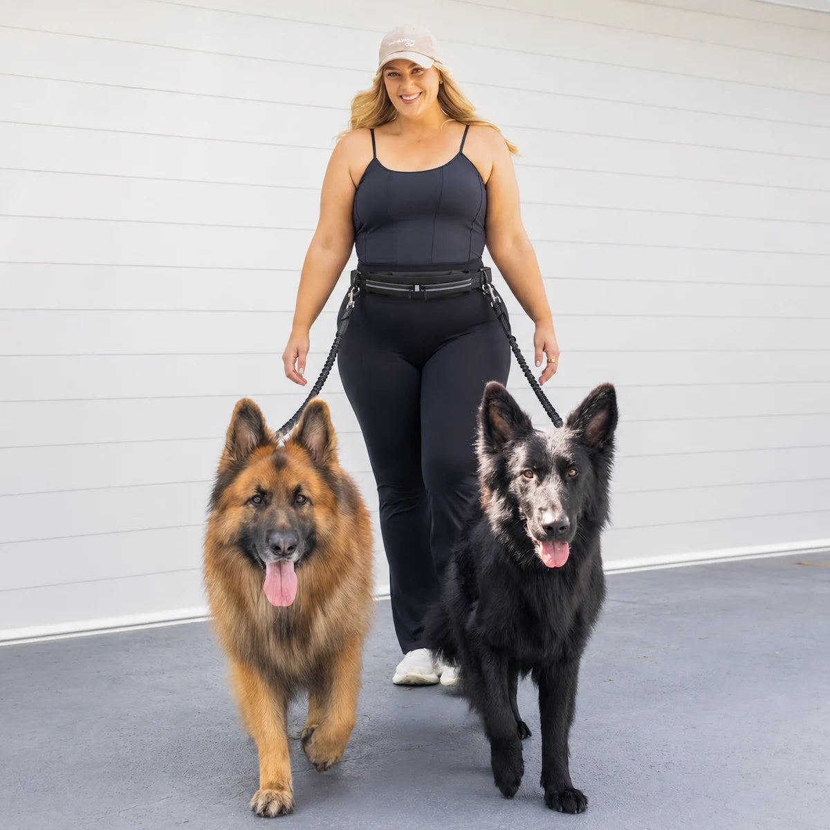 Dual-bungee leash close-control handle